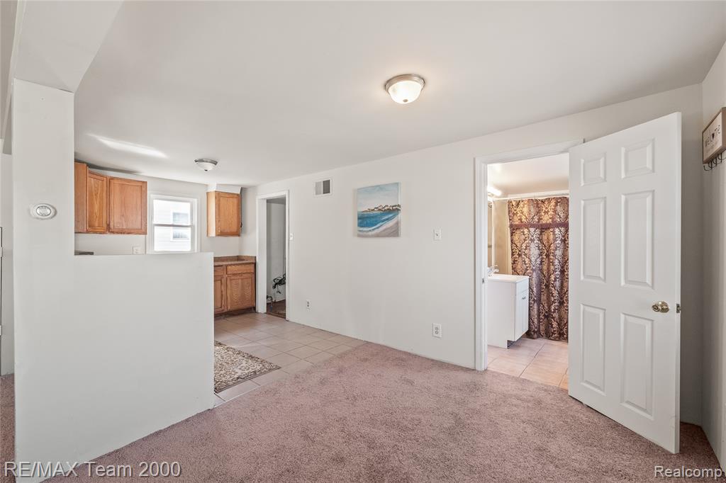 5842 Janet Avenue, Taylor, MI 48180 — Photo 13