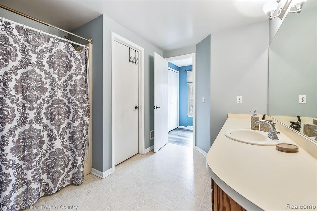 915 TANAGER Trail, Howell, MI 48843 — Photo 22