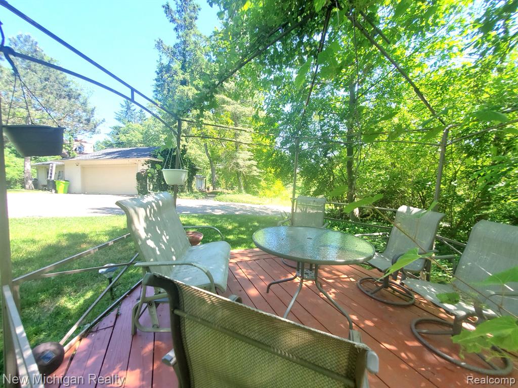 5535 WILLOW VALLEY Drive, West Bloomfield, MI — Photo 11