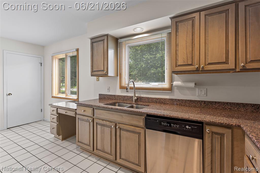 6153 Westbrooke Drive, West Bloomfield, MI — Photo 14