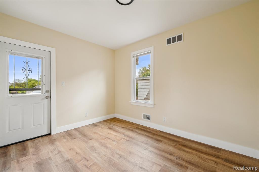 4222 Cadillac Boulevard, Detroit, MI 48214 — Photo 27