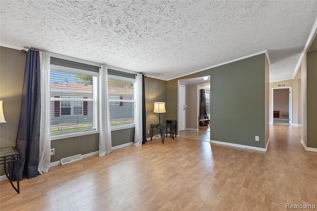 4472 Wynnwood Drive, Howell, MI 48843 — Photo 8