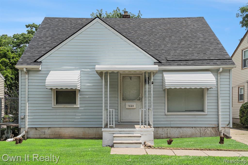 7660 W Parkway Street, Redford, MI 48239 — front exterior
