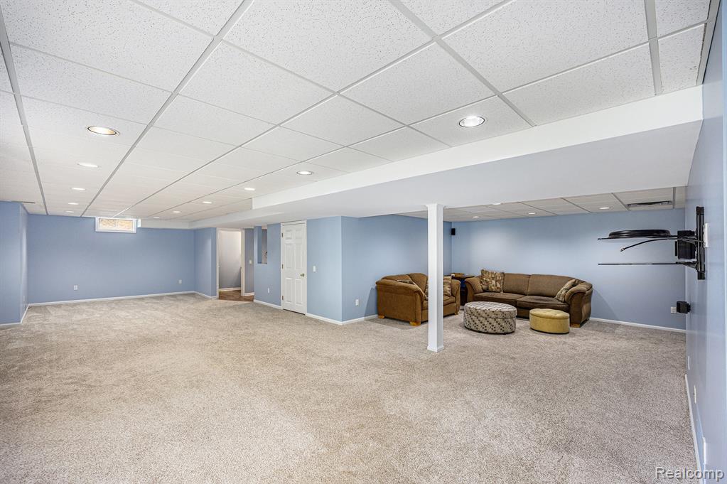 5686 Cherry Lane, West Bloomfield, MI 48324 — Photo 28