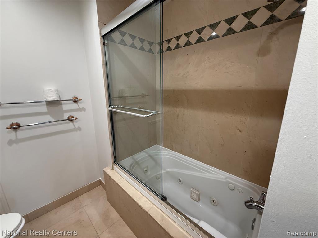 6677 Chimney Sweep, West Bloomfield, MI — Photo 21