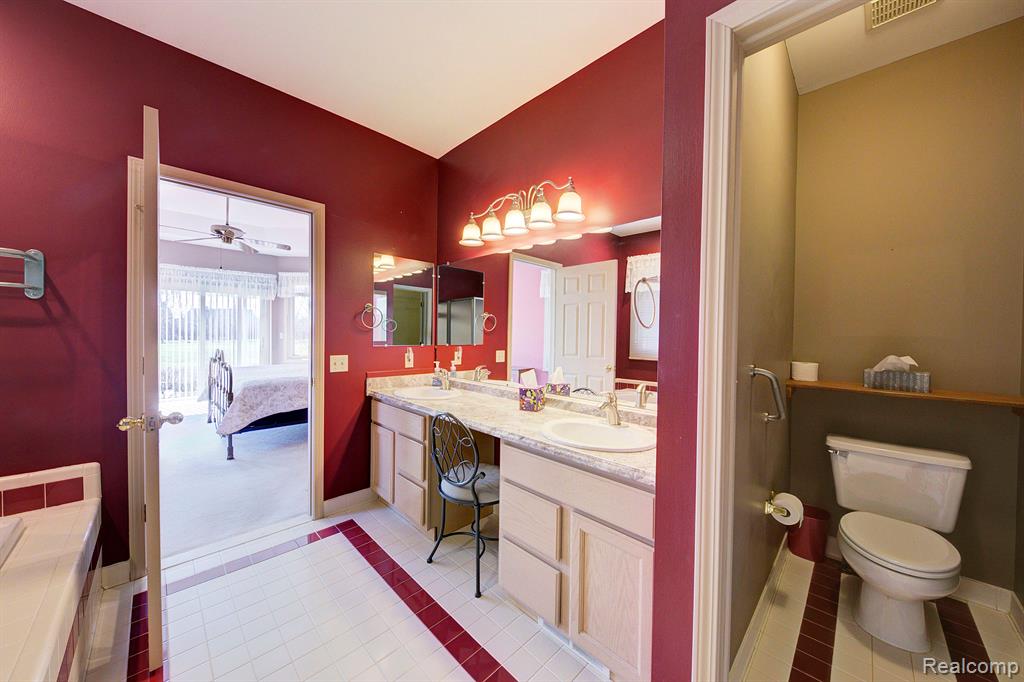 781 SANDALWOOD Road, Canton, MI 48188 — Photo 19