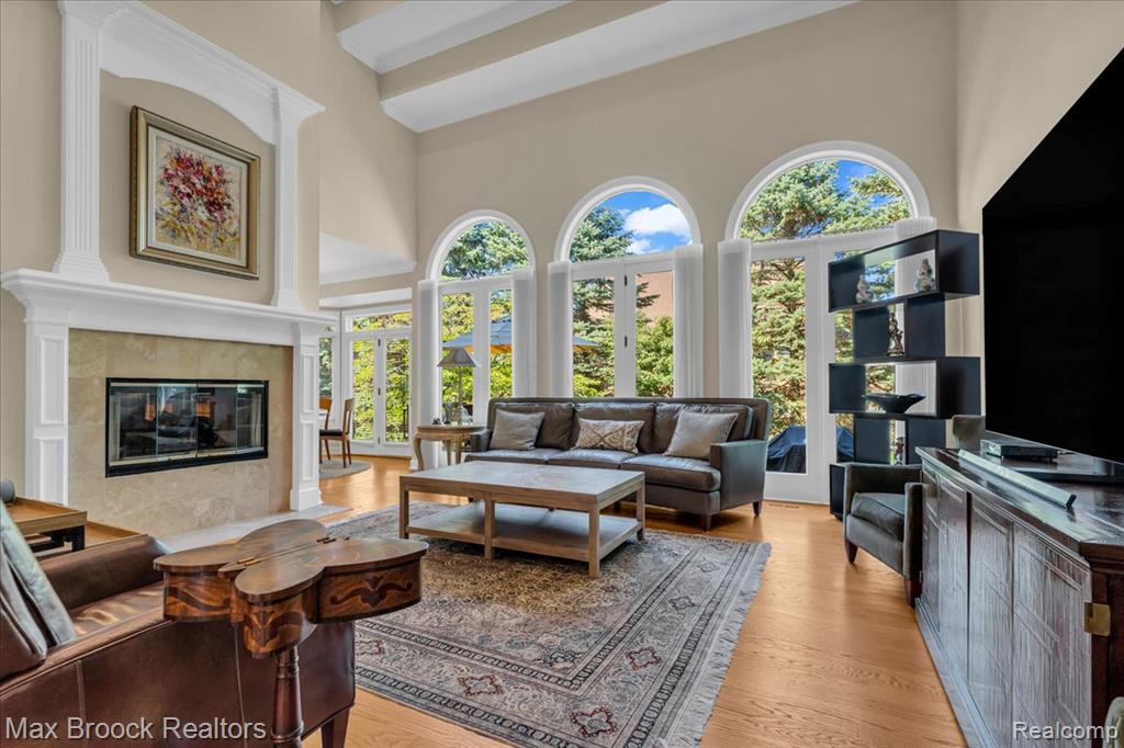 6324 Wildwood Lane, West Bloomfield, MI 48324 — Photo 9
