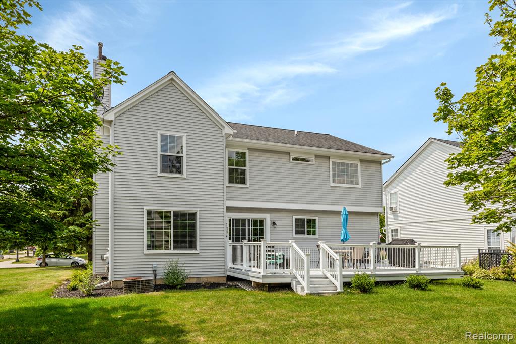 1018 SHETLAND Drive, South Lyon, MI 48178 — Photo 37