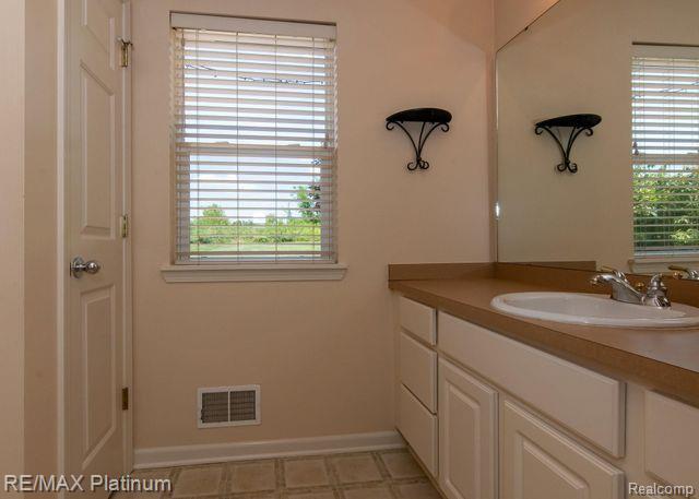 792 GLENLIVET Street, Howell, MI 48843 — Photo 32