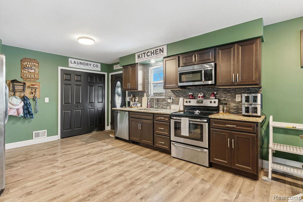 5216 S State Road, Goodrich Vlg, MI — Photo 12
