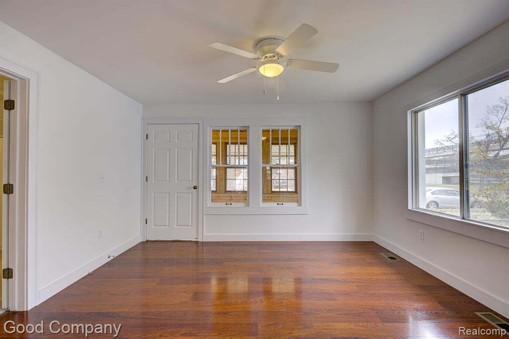 720 E Granet Avenue, Hazel Park, MI 48030 — Photo 10