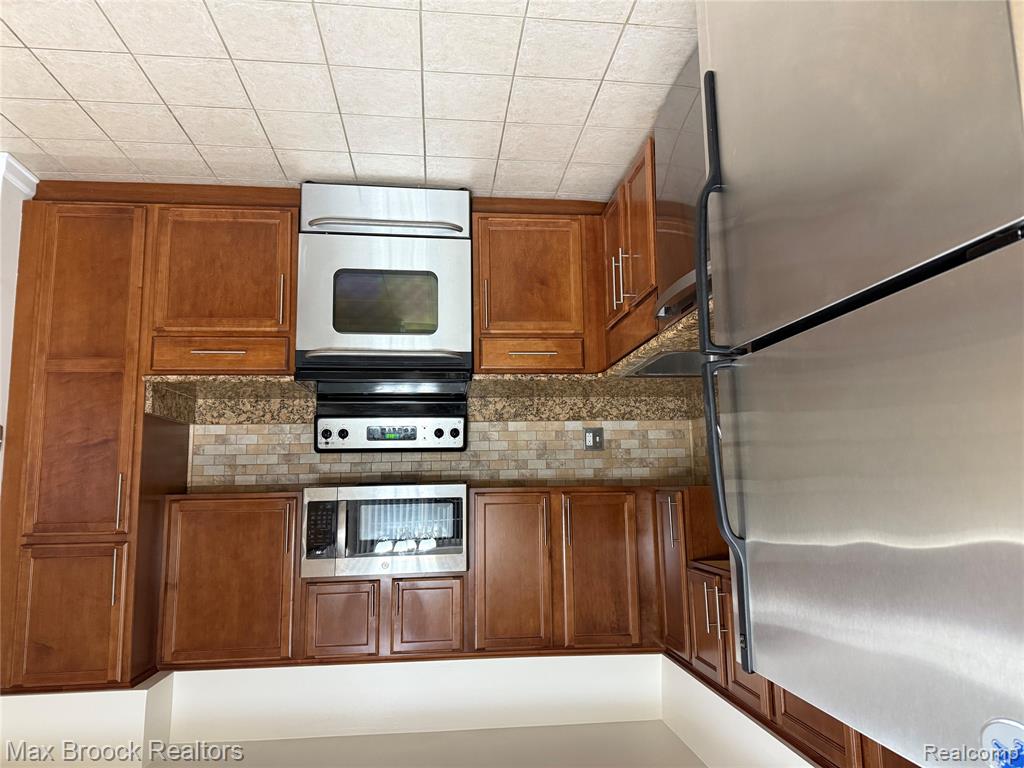 6109 Orchard Lake Road, West Bloomfield, MI — Photo 5