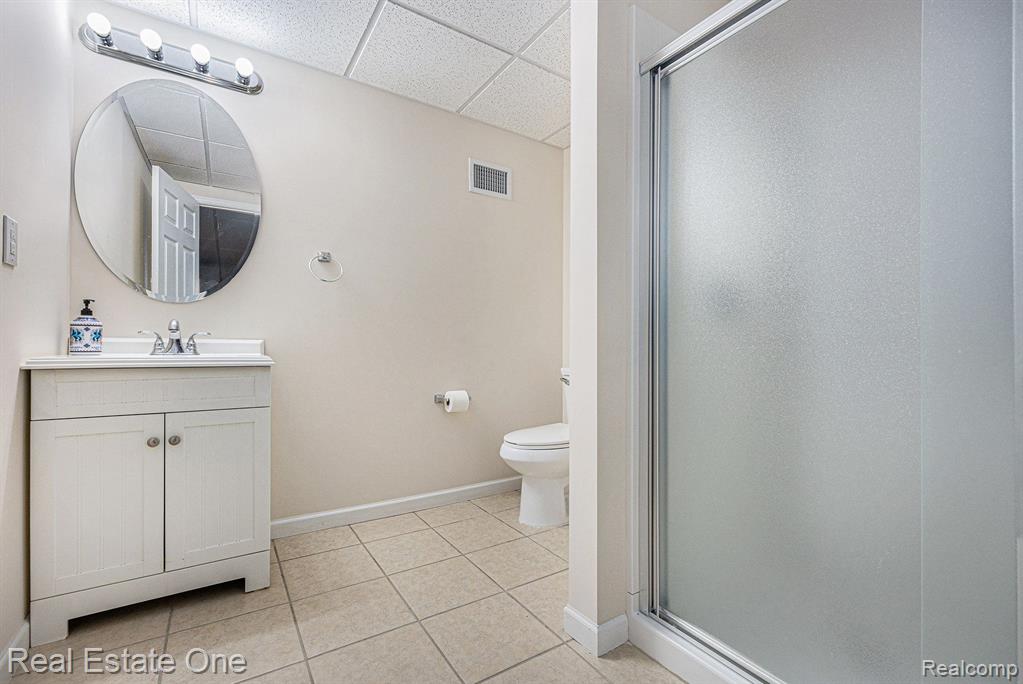 562 SPRINGVIEW Drive, Rochester, MI 48307 — Photo 33