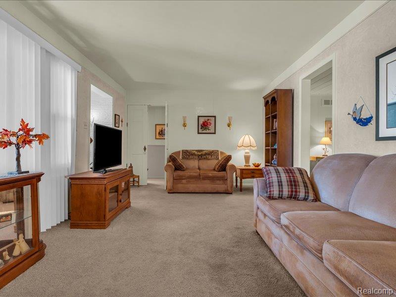 5093 Helene Avenue, Shelby Twp, MI 48316 — Photo 9