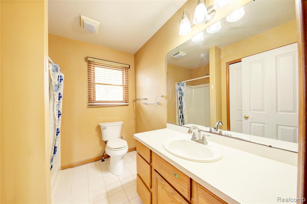 4570 River Hills Court, Brighton, MI 48114 — Photo 44