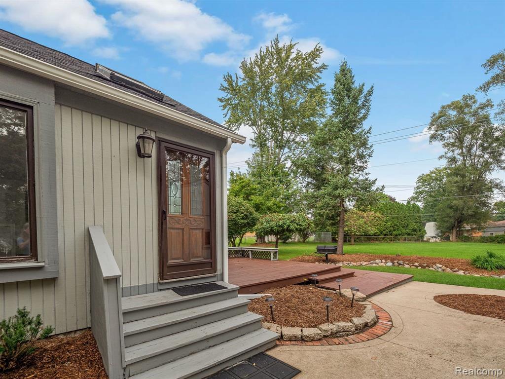 48070 SHELBY Road, Shelby Twp, MI 48317 — Photo 3
