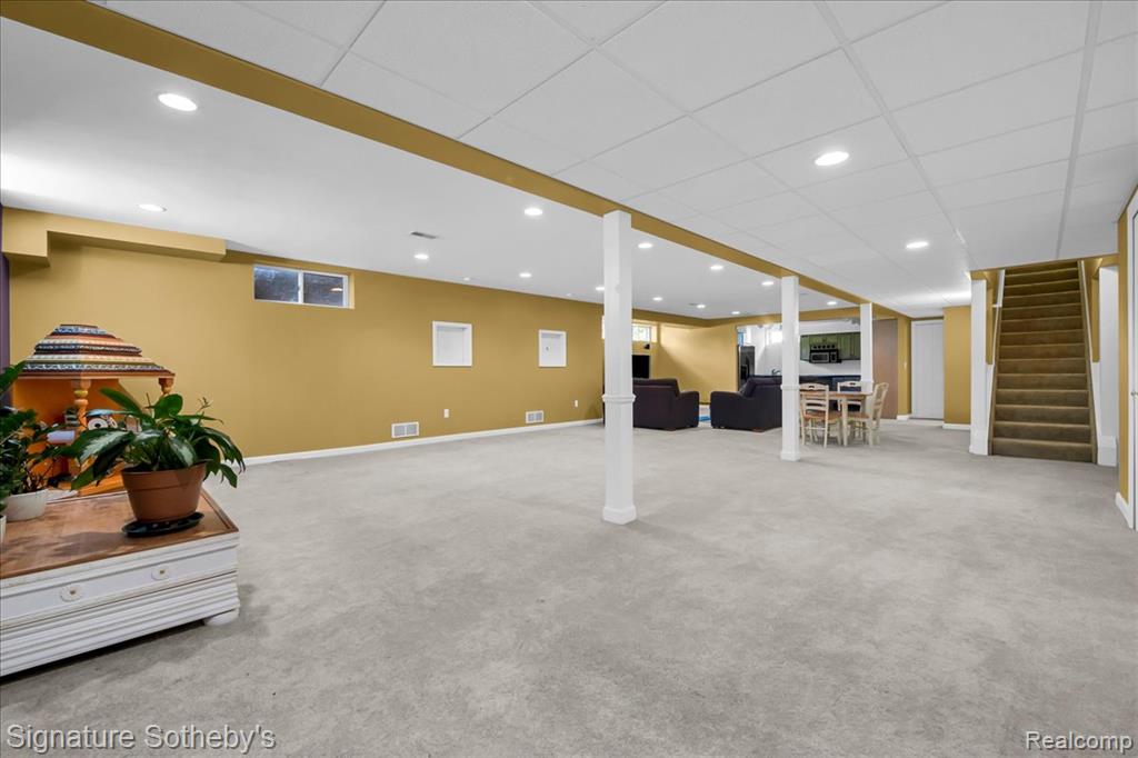 6925 Elm Park Drive, Troy, MI 48098 — Photo 28