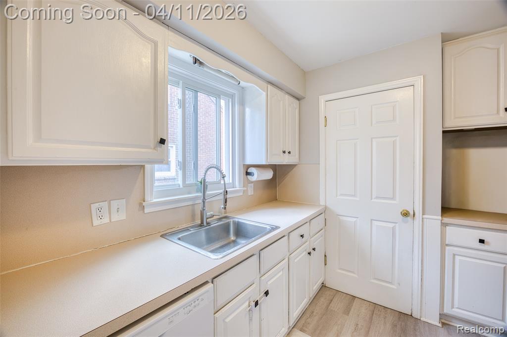13499 Wesley Street, Southgate, MI 48195 — Photo 12