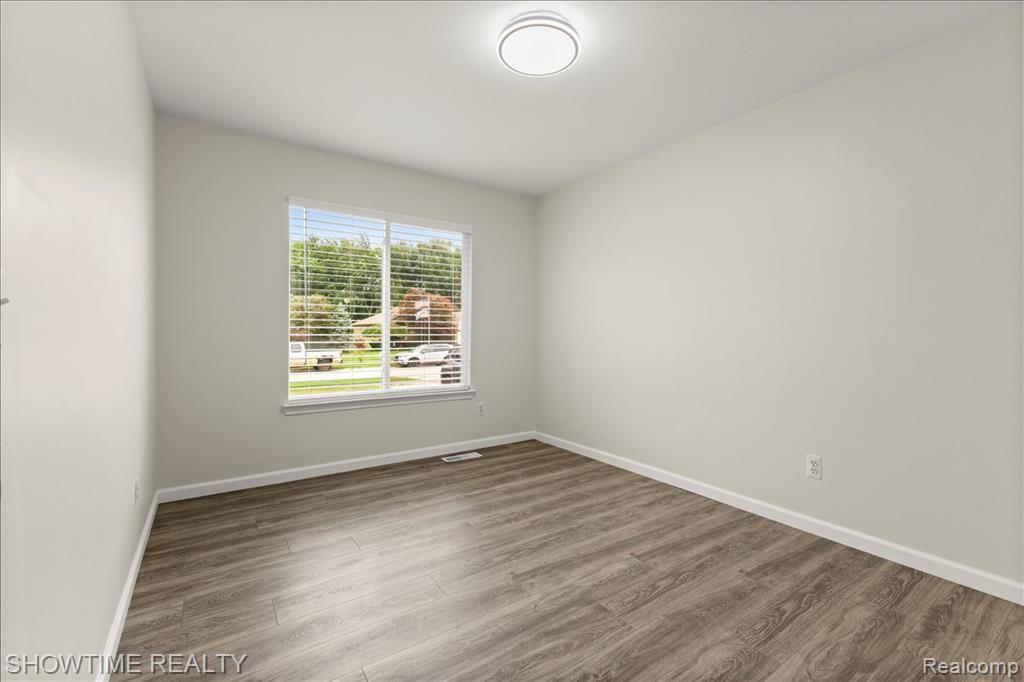 46132 Royal Drive, Chesterfield, MI — Photo 22