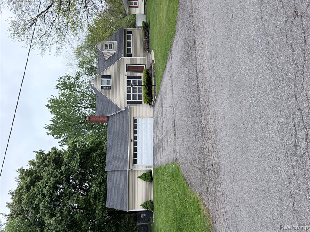701 Algonquin Avenue, Flint, MI 48507 — front exterior
