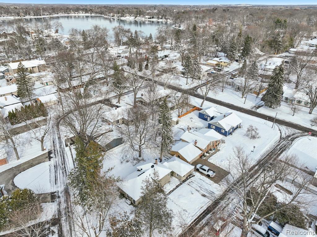 4049 S Shore Street, Waterford, MI 48328 — Photo 37