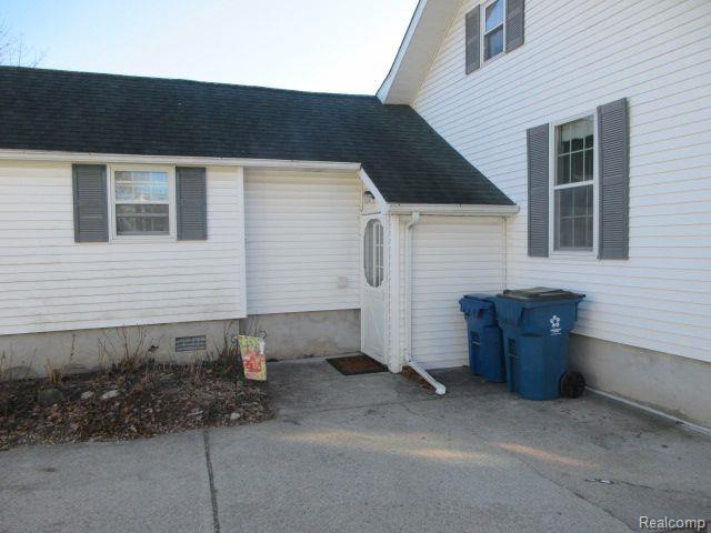 110 N 1ST Street, Holly, MI 48442 — Photo 3
