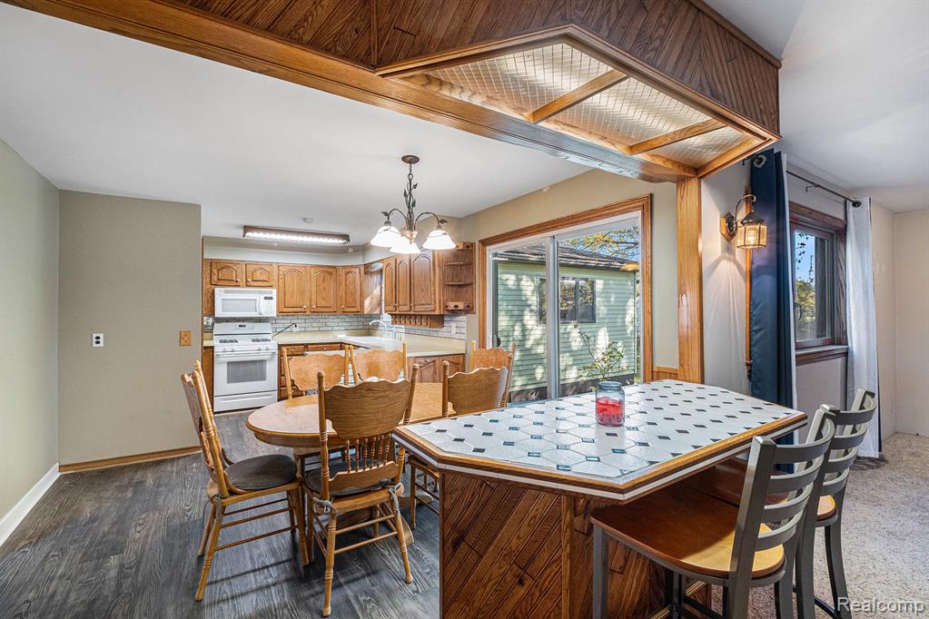 5474 Country Lane, Flint, MI 48506 — Photo 6