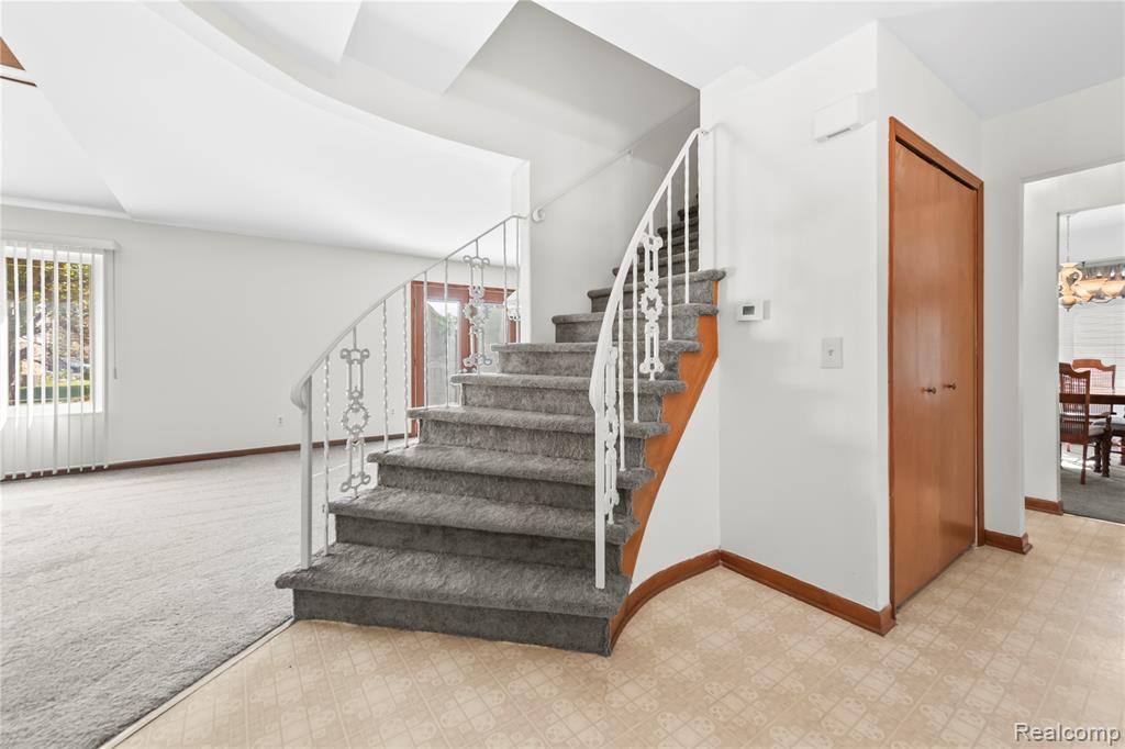 40538 Woodside Drive, Clinton Twp, MI 48038 — Photo 12
