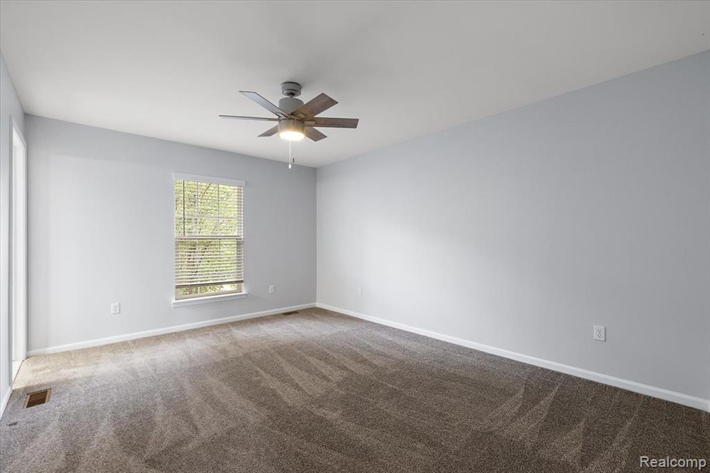 5390 Plantation Drive, Commerce Twp, MI 48382 — Photo 45