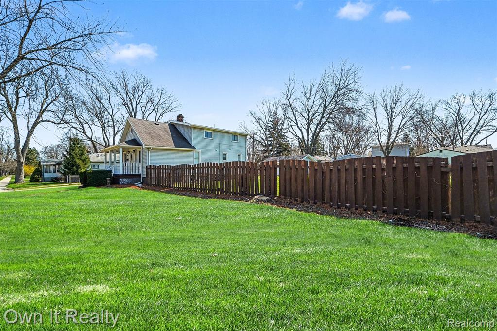 25605 Yale Street, Dearborn Heights, MI 48125 — Photo 27