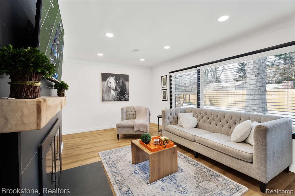 16046 W 13 Mile Road, Beverly Hills, MI 48025 — Photo 10