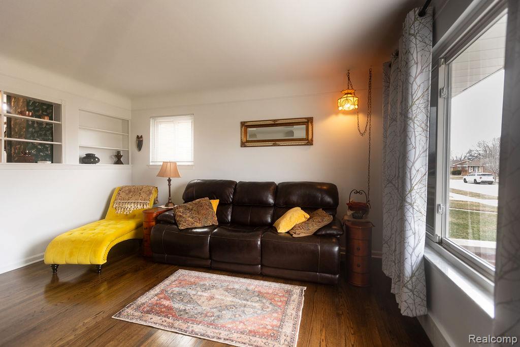 24636 Almond Avenue, Eastpointe, MI 48021 — Photo 3