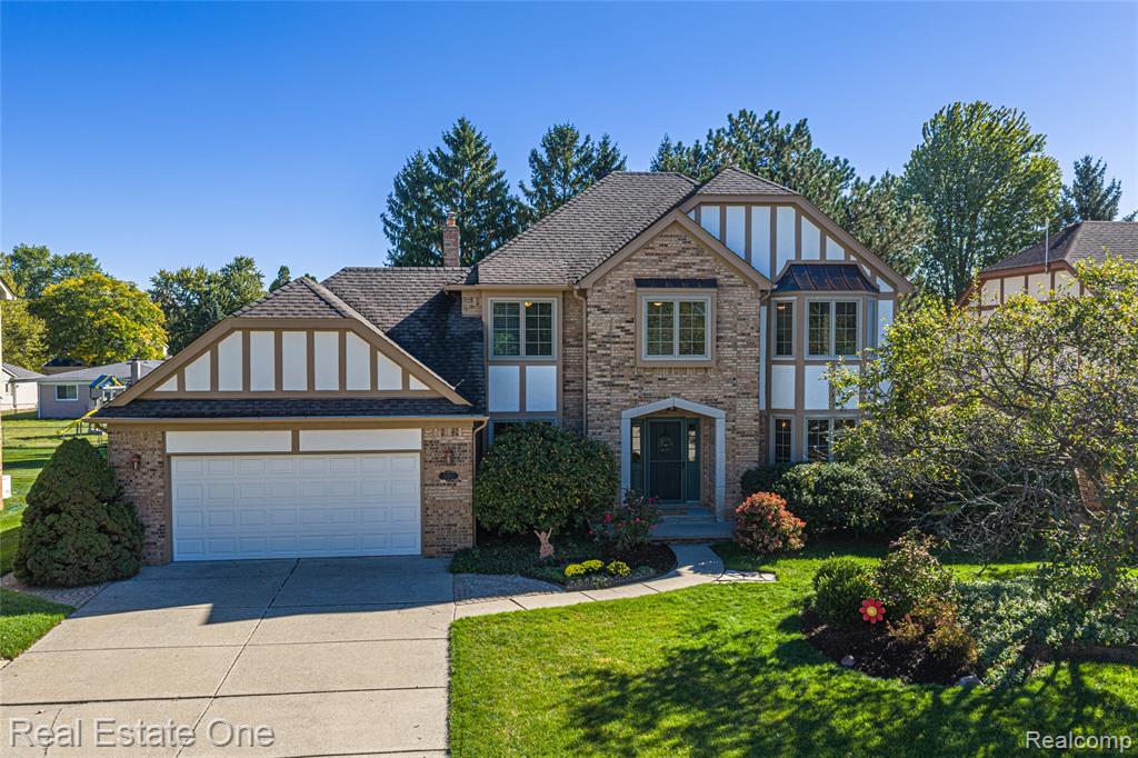 5092 Julian Drive, Troy, MI 48085 — front exterior