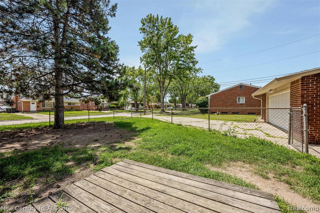 1720 Westbrook Drive, Madison Heights, MI 48071 — Photo 31