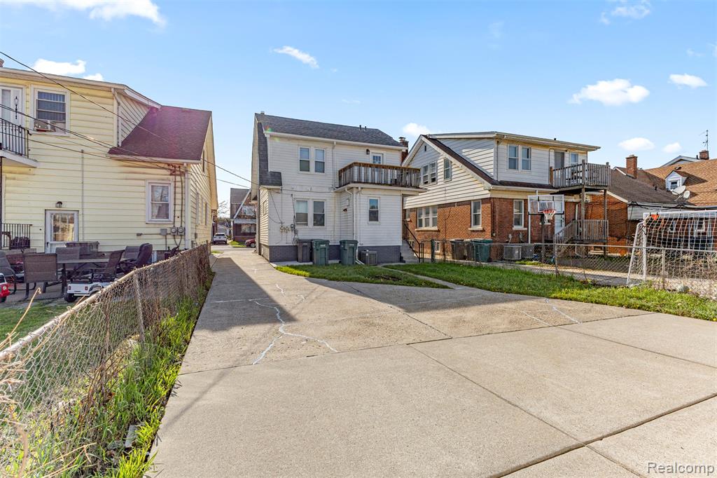 6842 Jonathon Street, Dearborn, MI 48126 — Photo 43