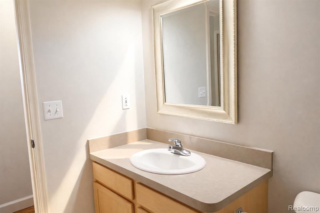4128 Berkeley Avenue, Canton, MI 48188 — Photo 15