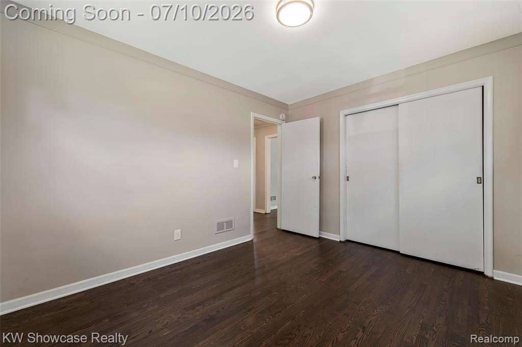 9370 Gillman Street, Livonia, MI 48150 — Photo 32