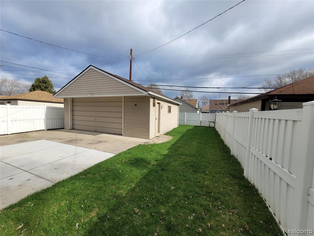 2108 McLain Avenue, Lincoln Park, MI, 48146