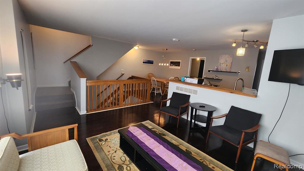 870 LOTHROP Road, Detroit, MI 48202 — Photo 12