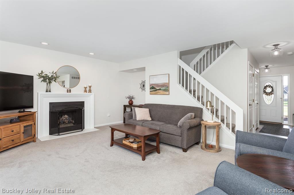 2038 CUMBERLAND Drive, Brighton, MI 48114 — Photo 5