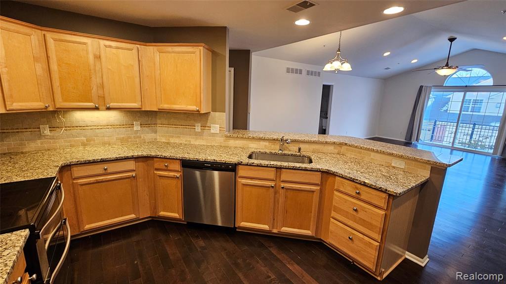 6203 Jasmine Drive, Walled Lake, MI 48390 — Photo 6