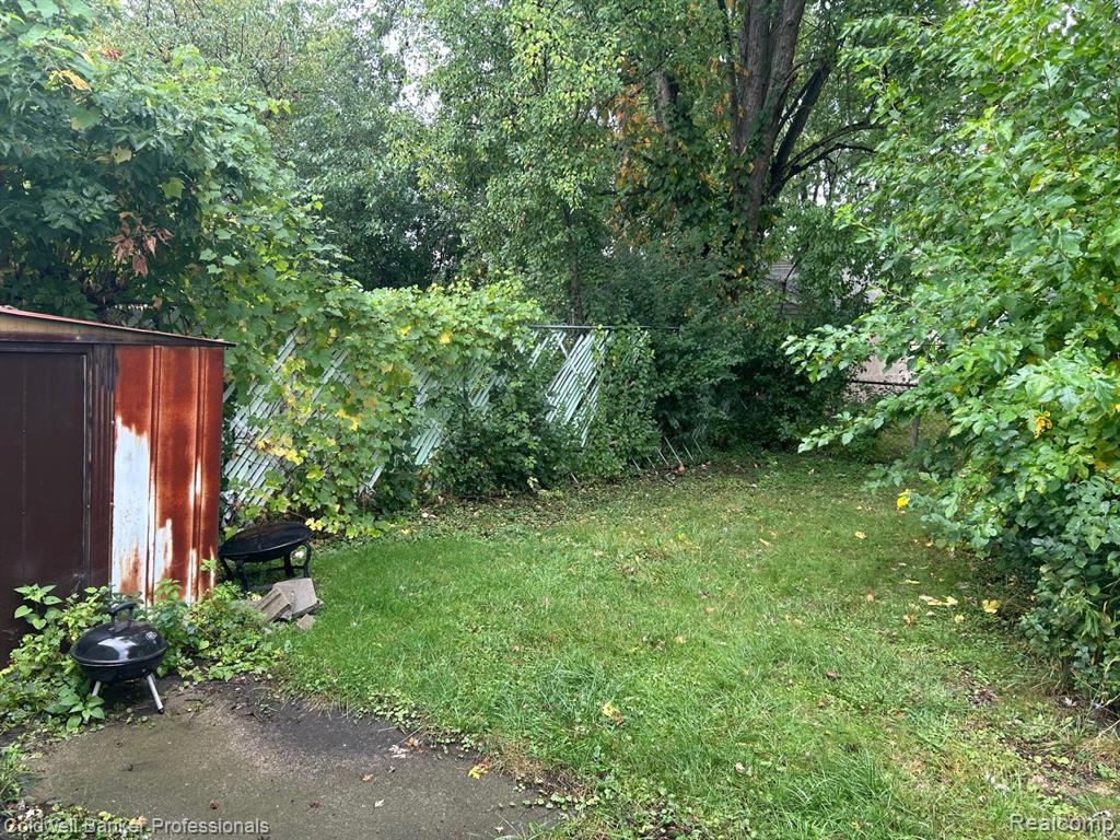 988 Barney Avenue, Flint, MI 48503 — Photo 4