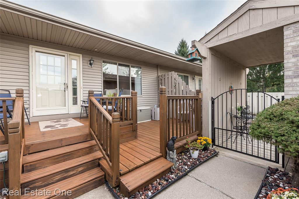 62511 RALEIGH Court, 5, South Lyon, MI 48178 — Photo 6