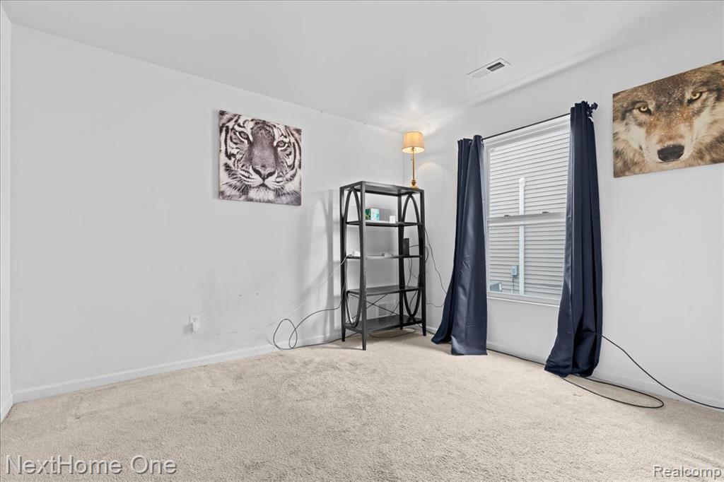 8564 Fox River Drive, Fowlerville, MI 48836 — Photo 11