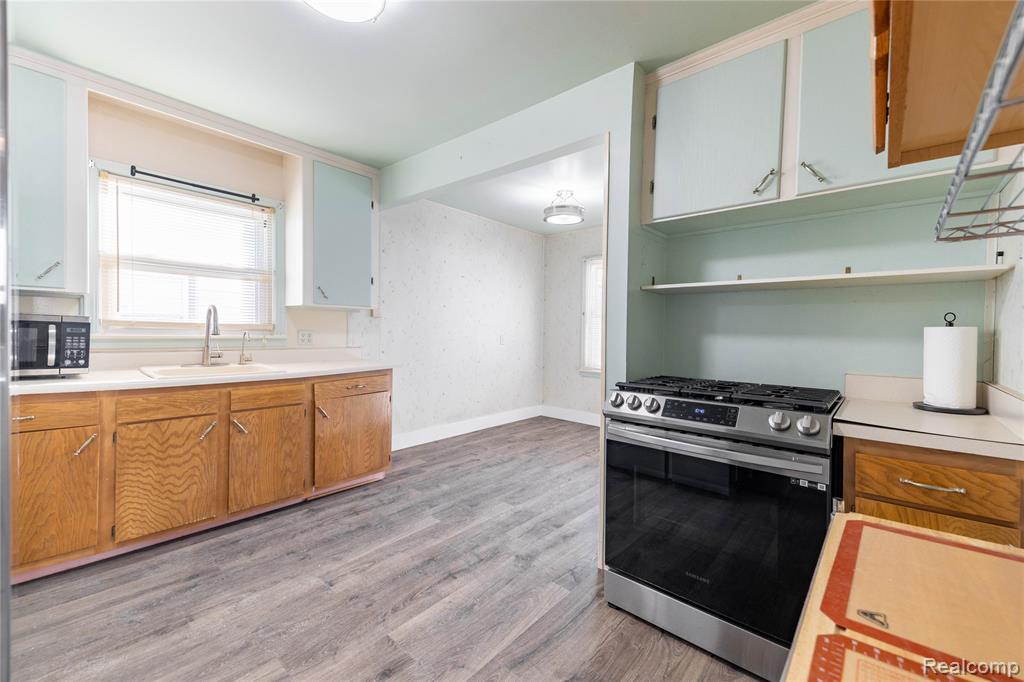 472 Mayflower Avenue, Lincoln Park, MI 48146 — Photo 9