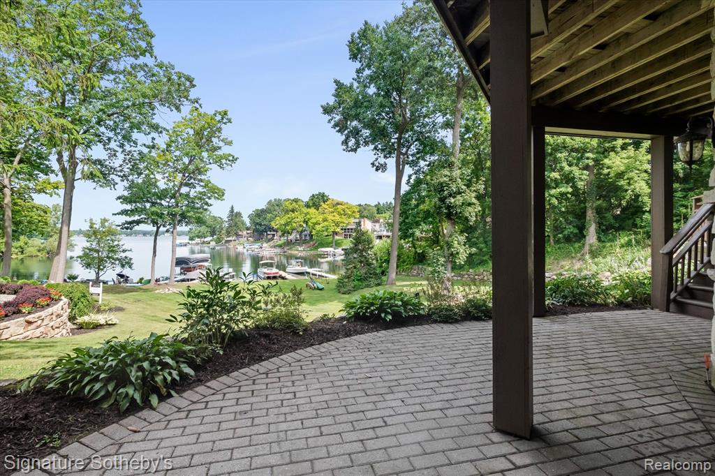 1745 Ridge Road, White Lake, MI 48383 — Photo 35