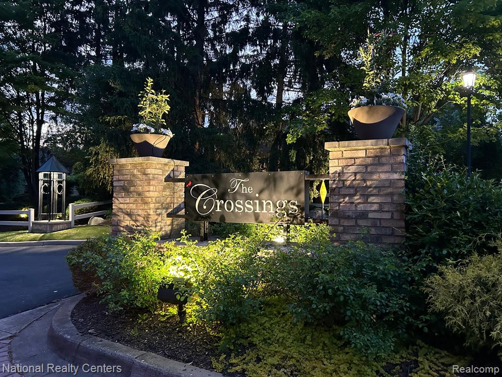 35573 CROSS CREEK N, Farmington Hills, MI 48331 — Photo 3