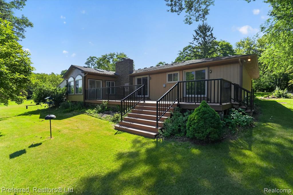 5524 Lawrence Court, Pinckney, MI 48169 — Photo 38