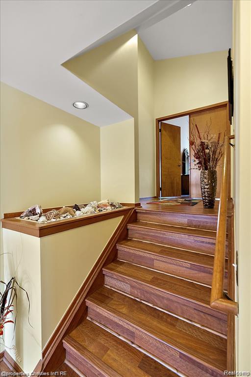 4566 Walden Drive, Bloomfield Hills, MI 48301 — Photo 24