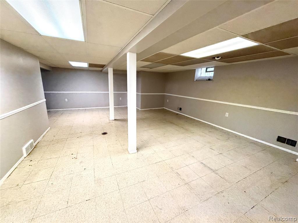 18235 Tracey Street, Detroit, MI 48235 — Photo 45